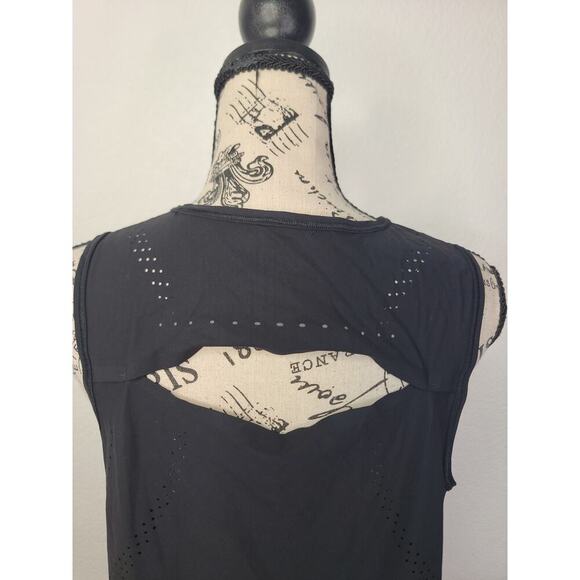 Lululemon Muscle Tank Top Womens SZ 6/8 Perforated Slash Open Back Black - Picture 7 of 7